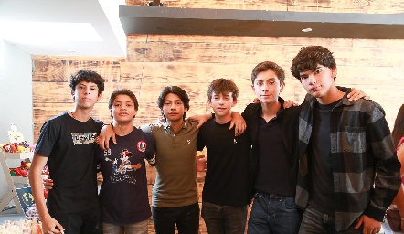  Adrián Aguilar, Santiago Obregón, Jorge Cardona, Mateo, Matías y Emilio.