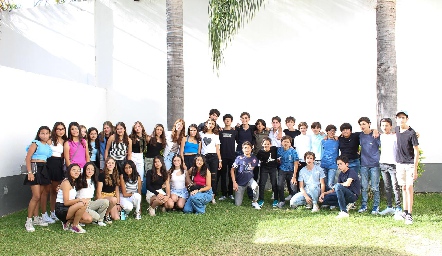  Ana, Maite y sus amigos.