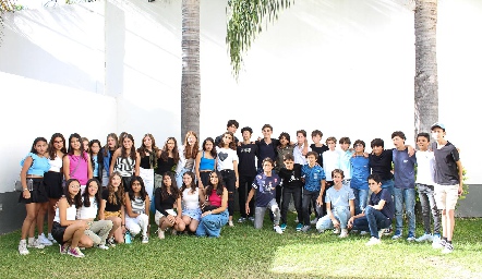  Ana, Maite y sus amigos.