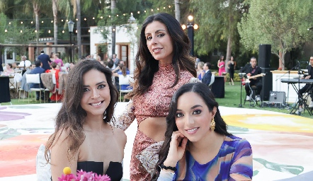  Carla Flores, Dani Sánchez Mena y Melissa Solano.