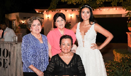  Julia Guerra, Susana Guerra, Rosita Mebius y Mariana García.