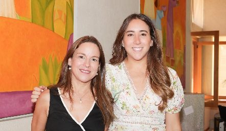  Diana Gel con su hija Diana Olvera.