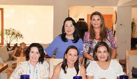  Lourdes López, Carmen Bravo, Diana Iwadare, Bertha Barragán y Kikis Fernández.