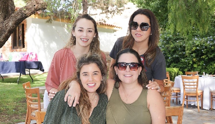  Sofía López, Mariana Díaz, Susana Lozano y Fer Castillo.