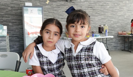  Annia y Sofía.