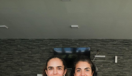 Mariana Vivanco y Ana Sofía Velázquez.