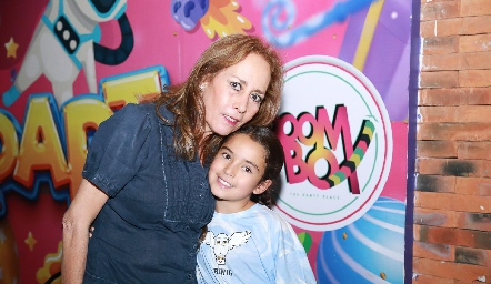  Marcela con su nieta Marcela.