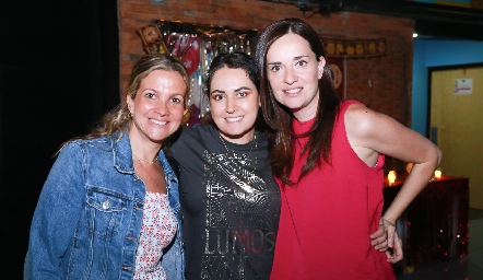  Aurora, Marce y Daniela.