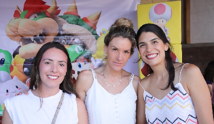  Mariceci Herrera, Benilde Hernández y Adriana Torres.