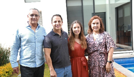  Guillermo Paredes, Edgar Zúñiga, Fernanda Cossío y Claudia González.