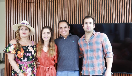  Silvia Foyo, Fernanda Cossío, Edgar Zúñiga y José Zendejas.