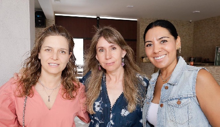  Magdalena Aldrete, Leyre Hurtado y Jessica Torres.