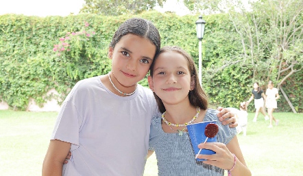 Roberta Gutiérrez y Arantza.