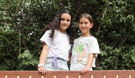  Paula Salas y Roberta Gutiérrez.
