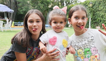  Maite, Rafaela y Paula Salas.