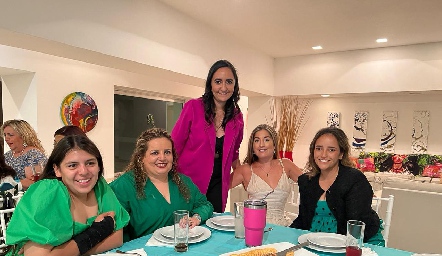  Paola Amilpa, Mariale Torres, Nohemí Torres, Silvana Zendejas e Isabela Torres.