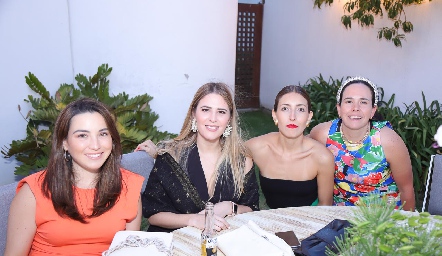  Yusa de la Rosa, Lourdes Robles, Sofía  y Ana Pau Domínguez.