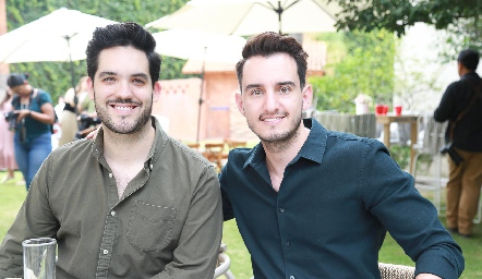  Alberto Familiar y Enrique Díaz Infante.