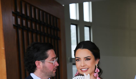  Abraham Salgado y Gaby Díaz con su hija Roberta.