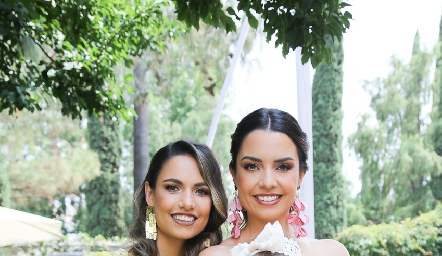  Marcela y Gaby Díaz Infante con Roberta .