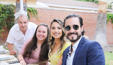  Andrés, Sofía Aranda, Marcela Díaz Infante y José Luis Villaseñor.