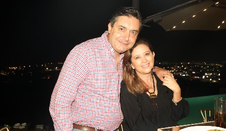  Alejandro Espinosa y Verónica Guerra.