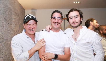  Juan Pablo Mendizábal y Vicente Azcona y Mateo Guerra.