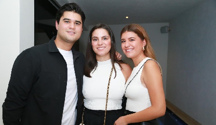  José Pablo Piñero, Paty Leos y Regis Martínez.