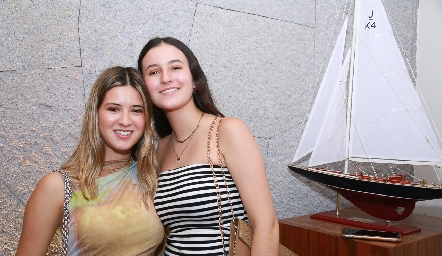  Isabela Navarro y Paulina González.