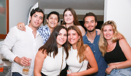  Andrés Quintero, Diego Trujillo, Paty Leos, Christianne Cambeces, Regina Martínez, Mario Siller y Macarena Anaya.
