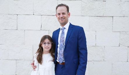  Andrea con su papá Eduardo Coulon.