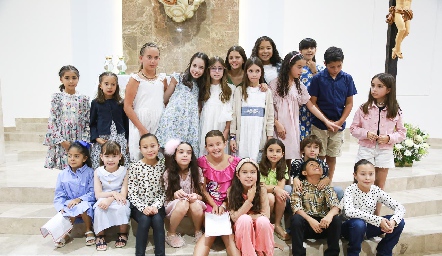  Andrea con sus amigos.