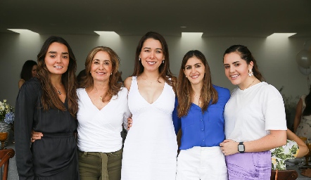 Marianela Villasuso, Patricia Gaviño, Michell Cano, Patricia y Annie Gómez.