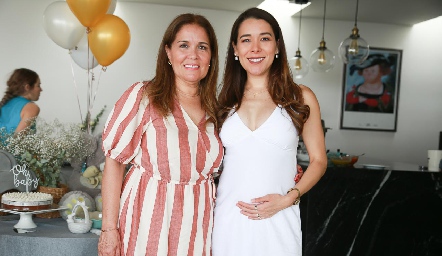  Cristina Galvez con su hija Michell Cano.
