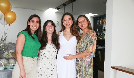  María José Martínez, Pau de la Rosa, Michell Cano y Nadia González .