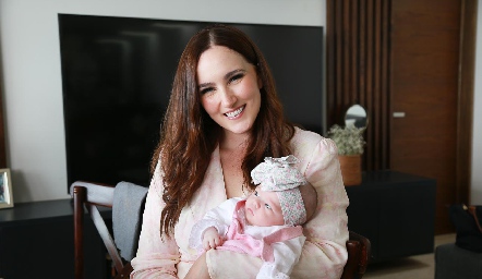  Carla Figueroa y Julieta González.
