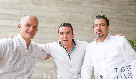  Alfonso Herrera, Carlos Nava y Jesús Díaz.