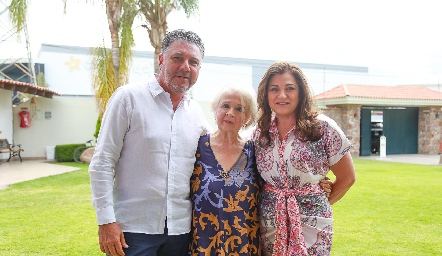  Tomás Díaz de León, Lily Alvarado y Lupita Rivera.
