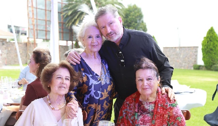 Hermanos Alvarado.