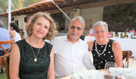  Araceli, Alfredo Haro y Laura Gonzalez.