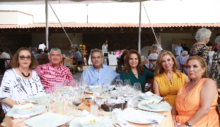  Yolanda Velázquez, Jesús Velázquez, Isauro López, Mirna Roso, Charo Díaz de león y Gina Zarate de Lóopez.