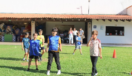  Juana, Martina y Emilia.