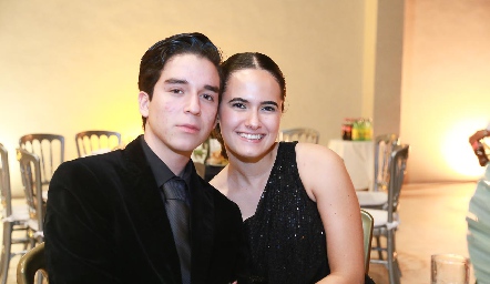  Jesús González y Valeria Lopez.