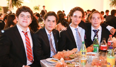  Jesús, Marcelo, Enrique, Nicolas.