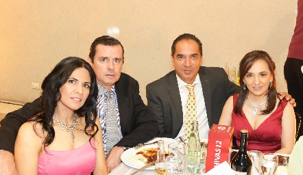  Guadalupe Téllez, Carlos Reynoso, Eugenio López y Laura Santillán,.