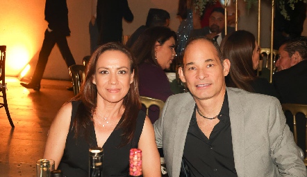  Mireya Aguilar y Roberto Nava.