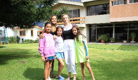 Sofía Chevaile, Coco Canseco, Alexa y Andrea Romero.