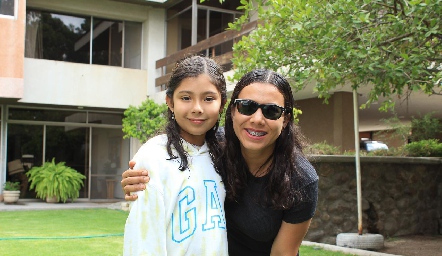  Frida Vázquez y Sofía Grijalva.