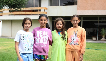 Alexa Romero, Sofía Chevaile, Andrea Romero y Alexia Zapata .