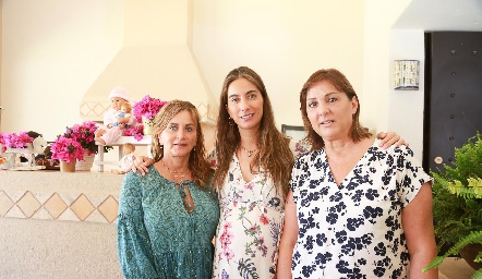  Lorenza Robles, Lorena Andrés y Katherine.